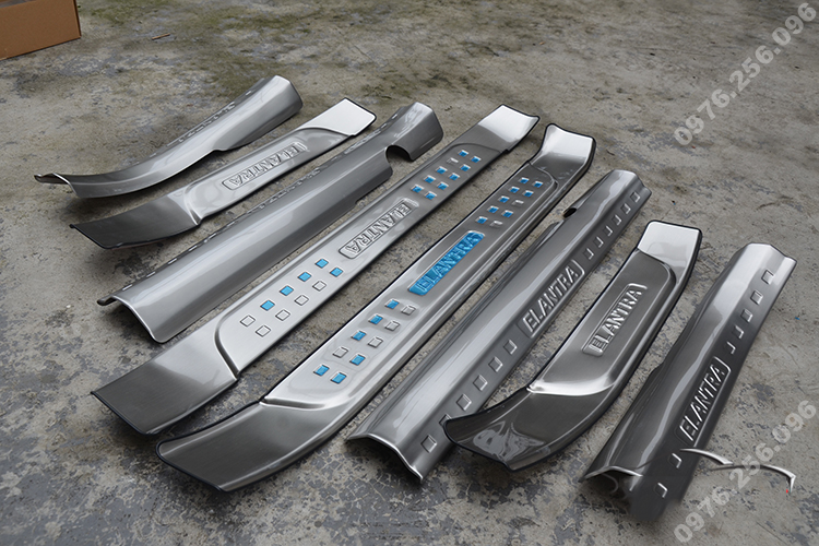 nep-buoc-chan-chong-xuoc-elantra-2016 (5)