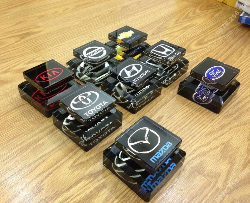 nuoc-hoa-pha-le-logo-hang-xe