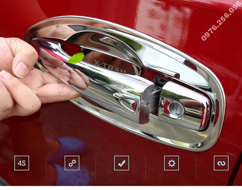 op-tay-nam-hom-cua-nissan-x-trail