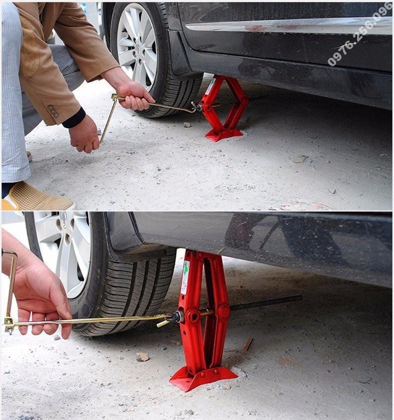 kich-ren-thay-lop-du-phong-o-to (4)