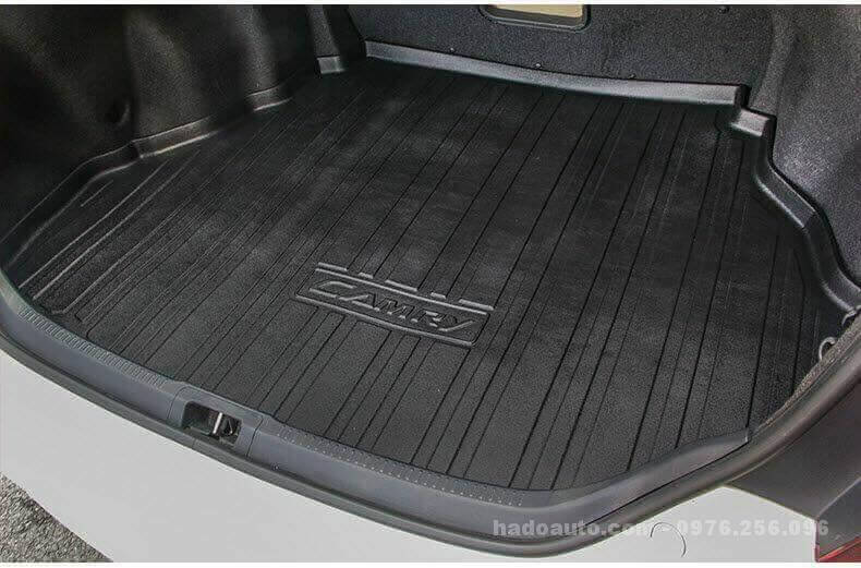 lot-cop-nhua-toyota-camry