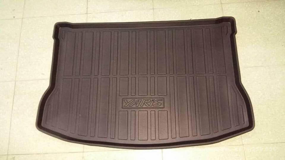 lot-cop-toyota-yaris