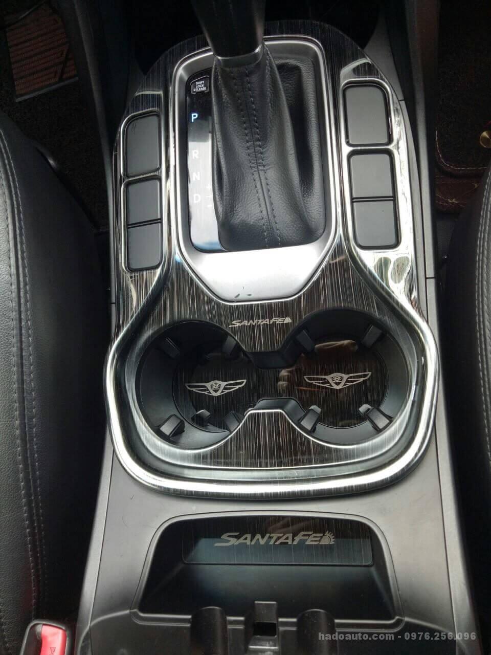 op-mat-hop-so-va-cong-tac-tong-hyundai-santafe (2)