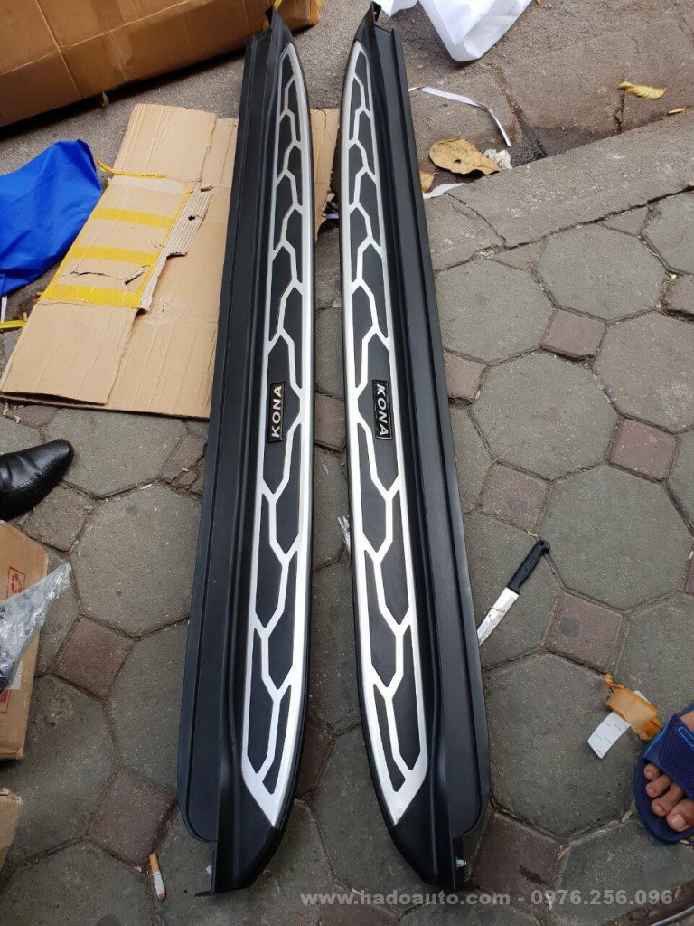 bac-len-xuong-hyundai-kona