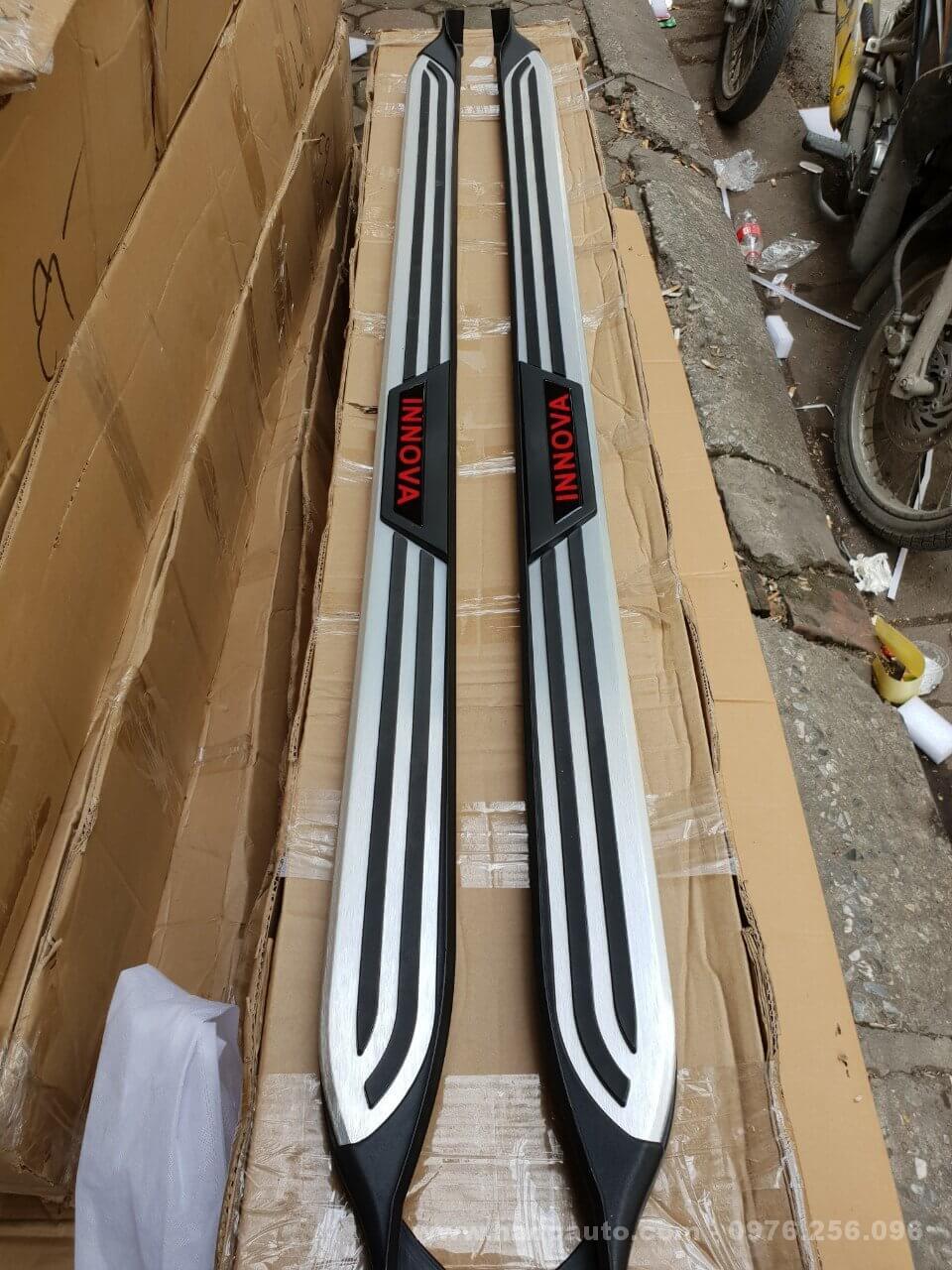 bac-len-xuong-toyota-innova-2017