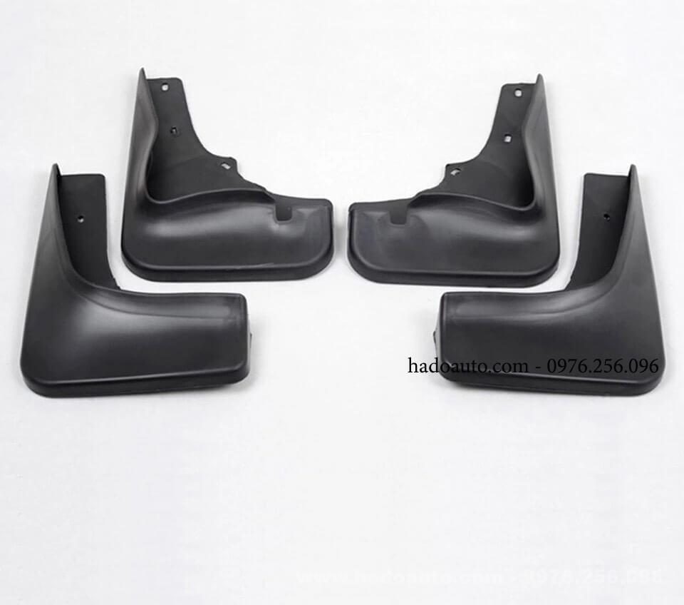 chan-bun-theo-xe-mitsubishi-outlander