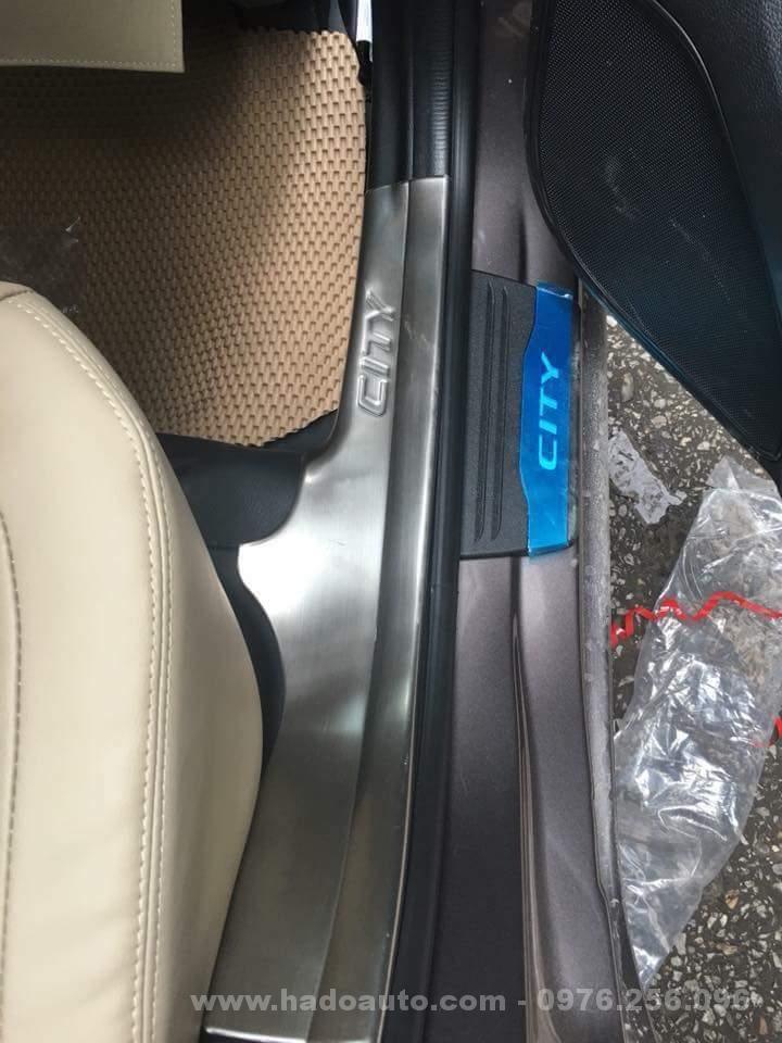 nep-buoc-chan-chong-xuoc-cua-xe-honda-city