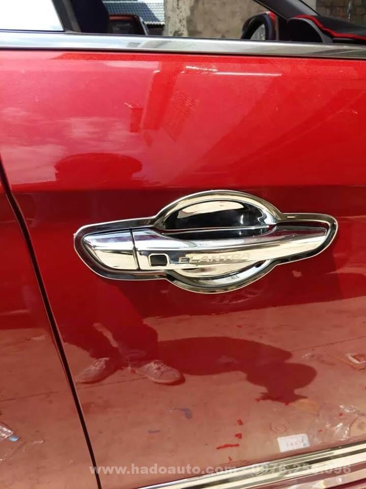 op-hom-va-tay-nam-cua-hyundai-elantra