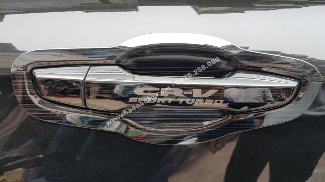 op-tay-nam-va-hom-cua-titan-honda-crv-2018