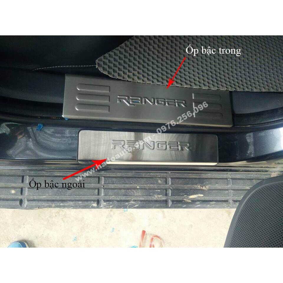 nep-buoc-chan-trong-ngoai-ford-ranger