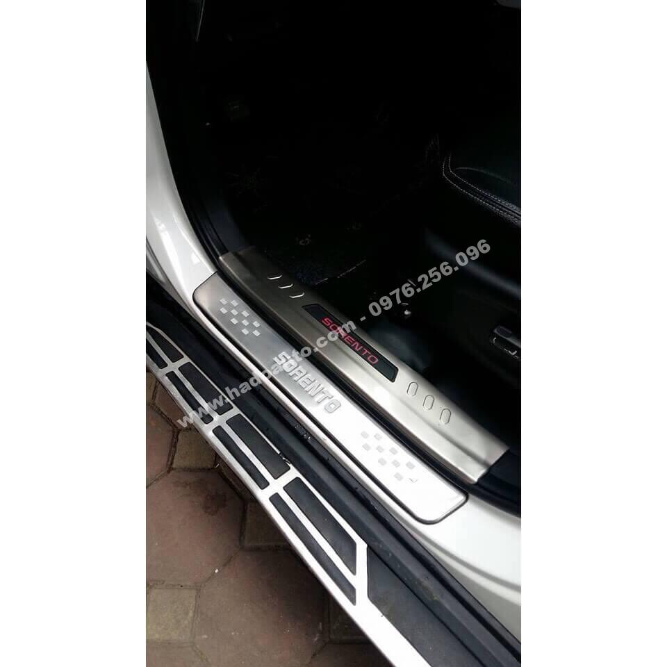 nep-buoc-chan-trong-ngoai-kia-sorento (4)