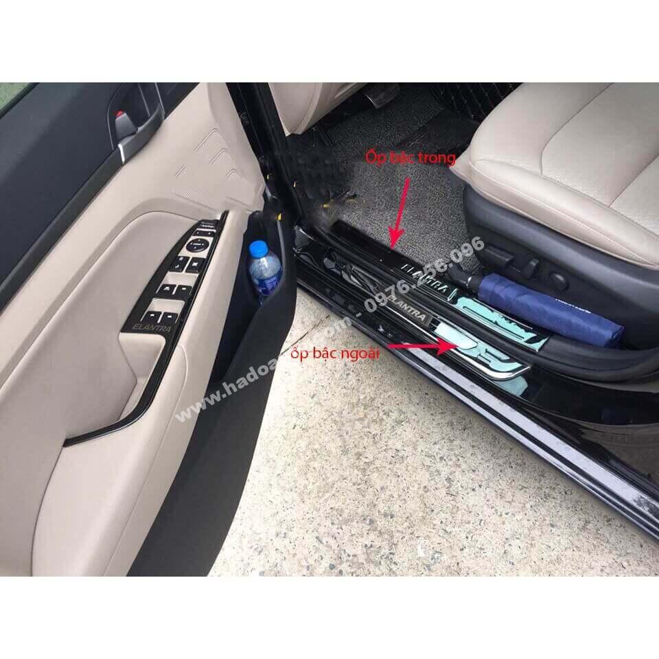 nep-buoc-chan-trong-ngoai-titan-hyundai-elantra (3)