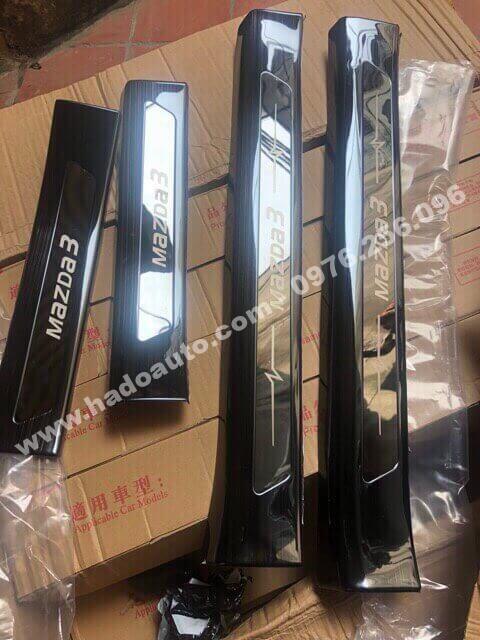 nep-buoc-chan-trong-ngoai-titan-mazda3