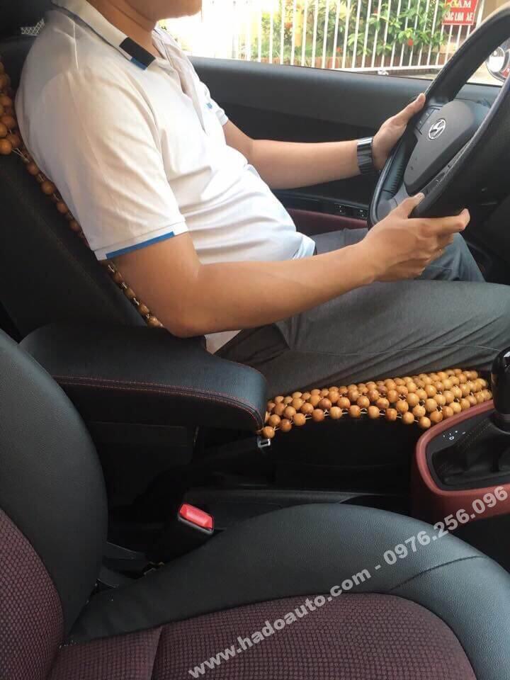 hop-ty-tay-hyundai-i10-dang-khuyet