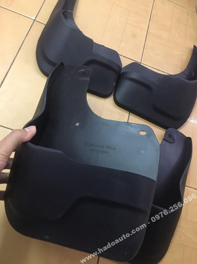 chan-bun-theo-xe-toyota-innova chan-bun-theo-xe-toyota-innova