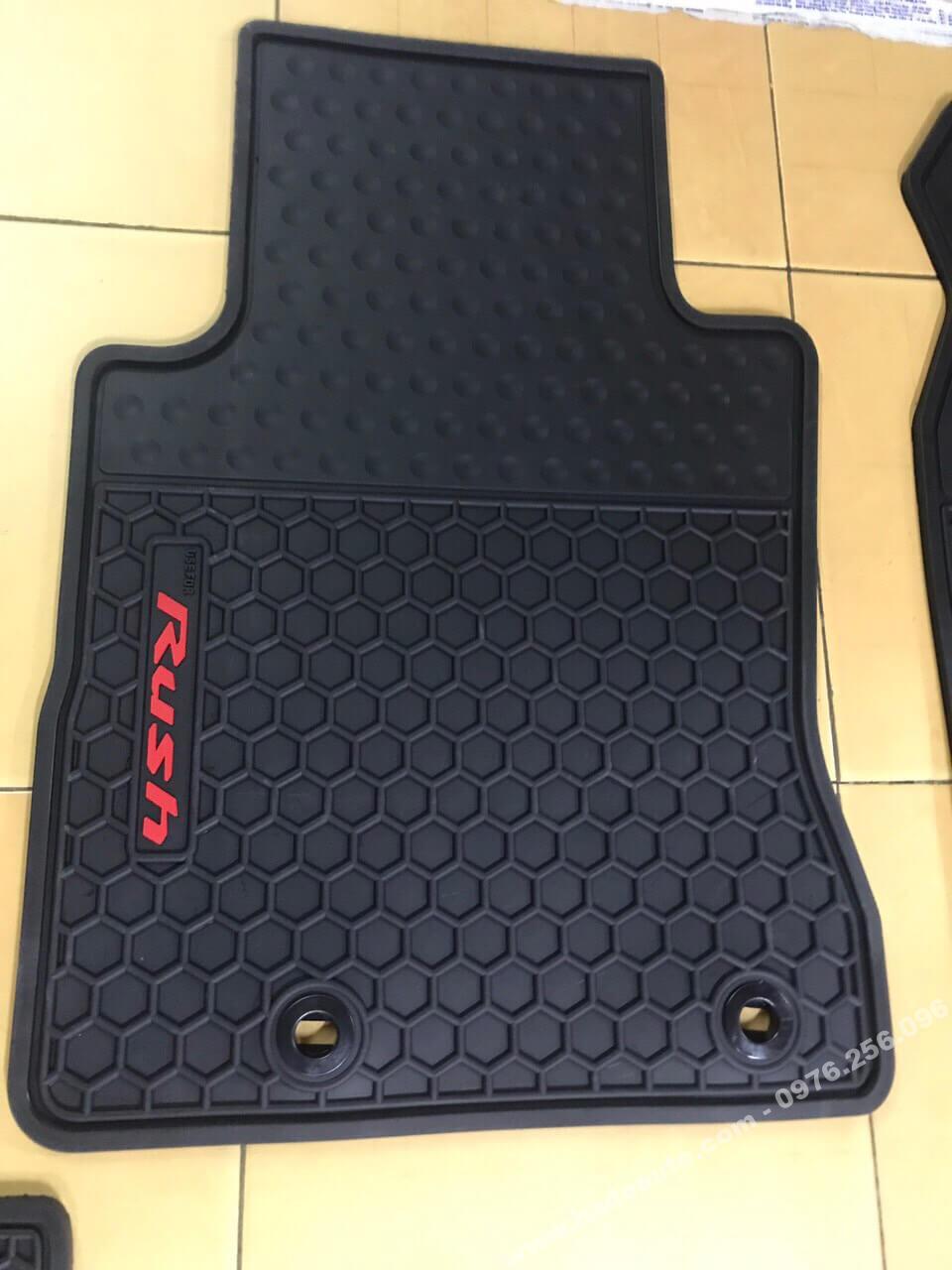 Lót sàn cao su theo xe Toyota Rush