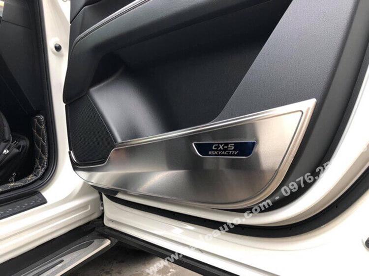 op-tapi-cua-xe-mazda-cx5-2018-2019 Ốp tapi cửa xe Mazda CX5 2018 - 2019