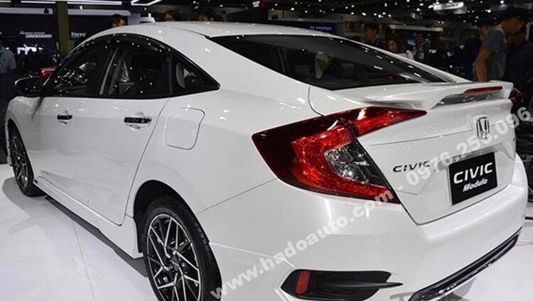 Đuôi gió thể thao có đèn Honda Civic 2017