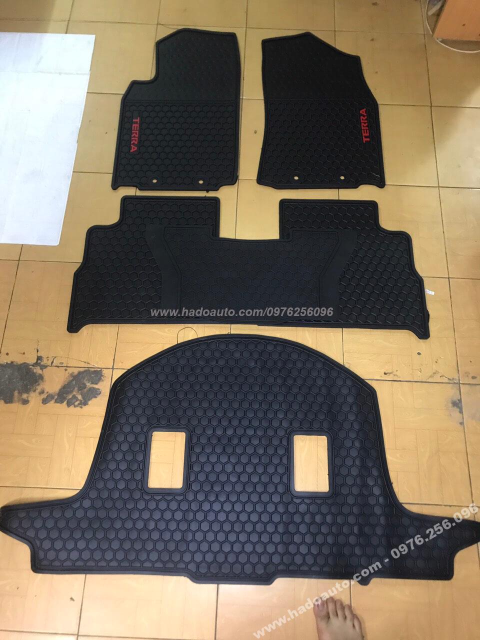Bộ lót sàn cao su Nissan Terra thực tê