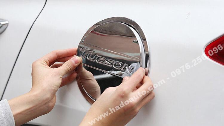 op-nap-binh-xang-hyundai-tucson Ốp nắp bình xăng Tucson