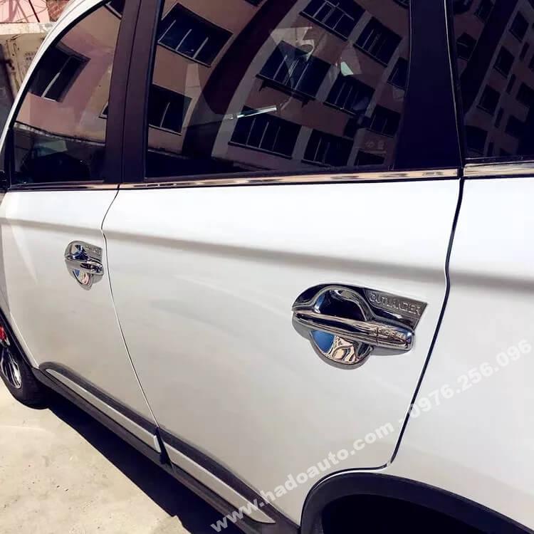 Bộ ốp hõm tay nắm cửa xe Mitsubishi Outlander mới nhất