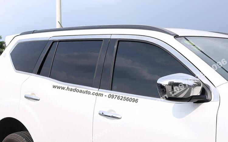 nep-vien-cong-chan-kinh-nissan-terra-inox-cao-cap