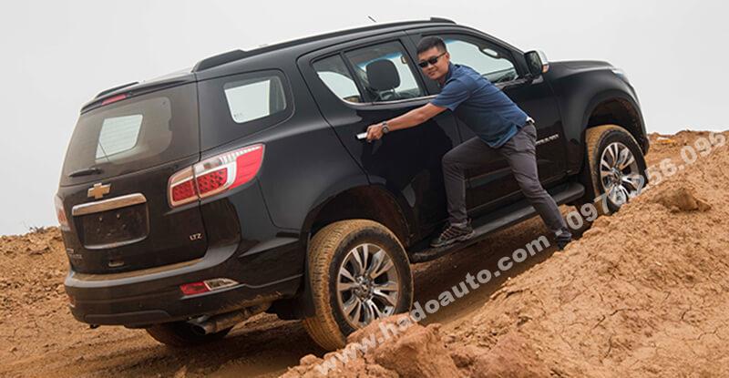 bac-len-xuong-chevrolet-trailblazer-moi-nhat bac-len-xuong-chevrolet-trailblazer-moi-nhat