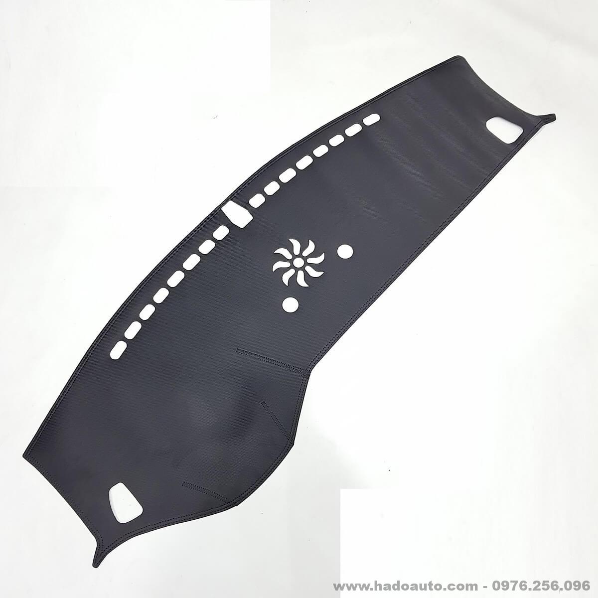 Thảm taplo da vân cacbon Hyundai Tucson 2019