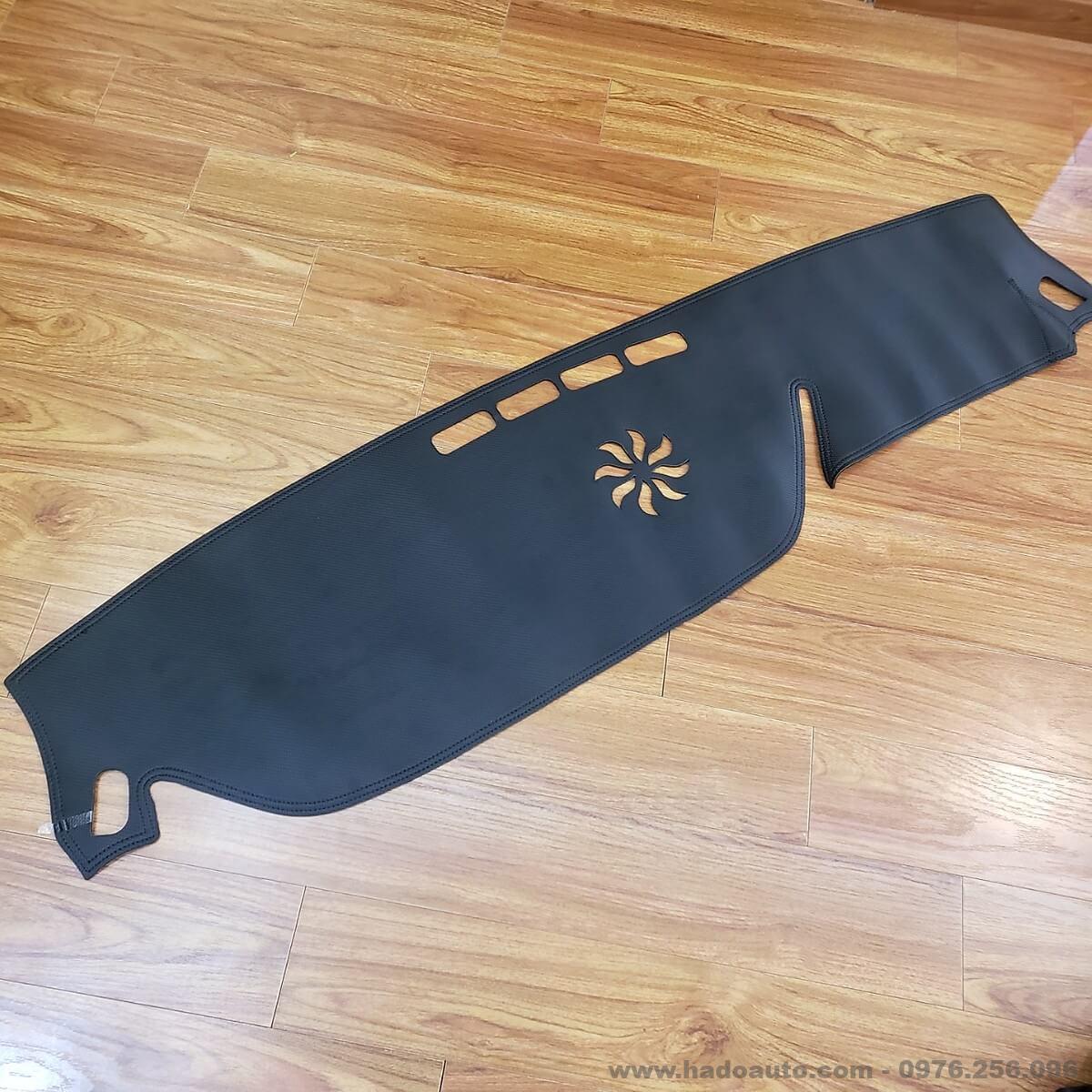 Thảm taplo da vân cacbon Mercedes E Class 2019 Thảm taplo da vân cacbon Mercedes E Class 2019