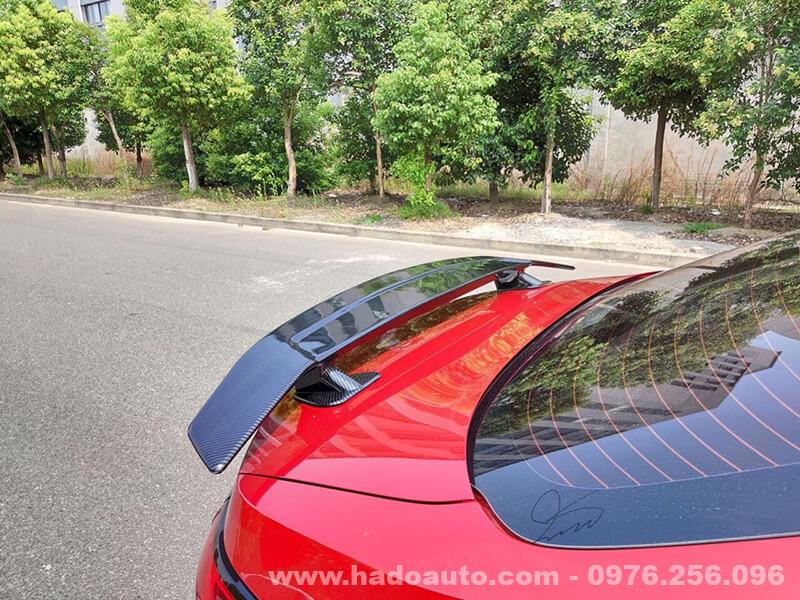 duoi-gio-xe-ford-focus-van-cacbon-mau-moi duoi-gio-xe-ford-focus-van-cacbon-mau-moi