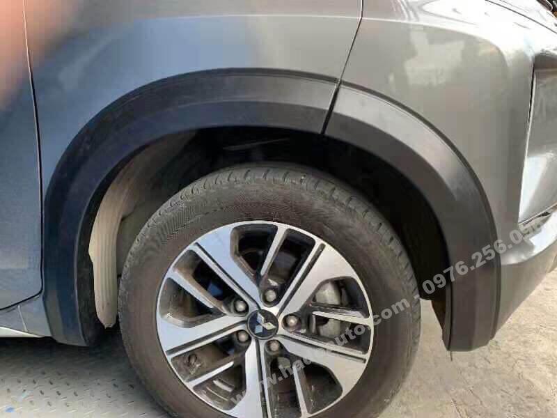 op-cua-lop-mitsubishi-xpander