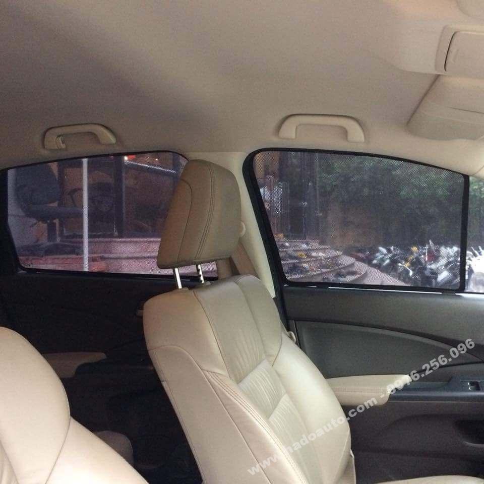 bo-chan-nang-theo-xe-kia-seltos-gia-re