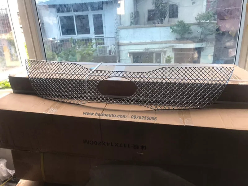 mat-ca-lang-kia-sorento-kieu-bentley