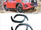 op-cua-lop-nho-toyota-hilux