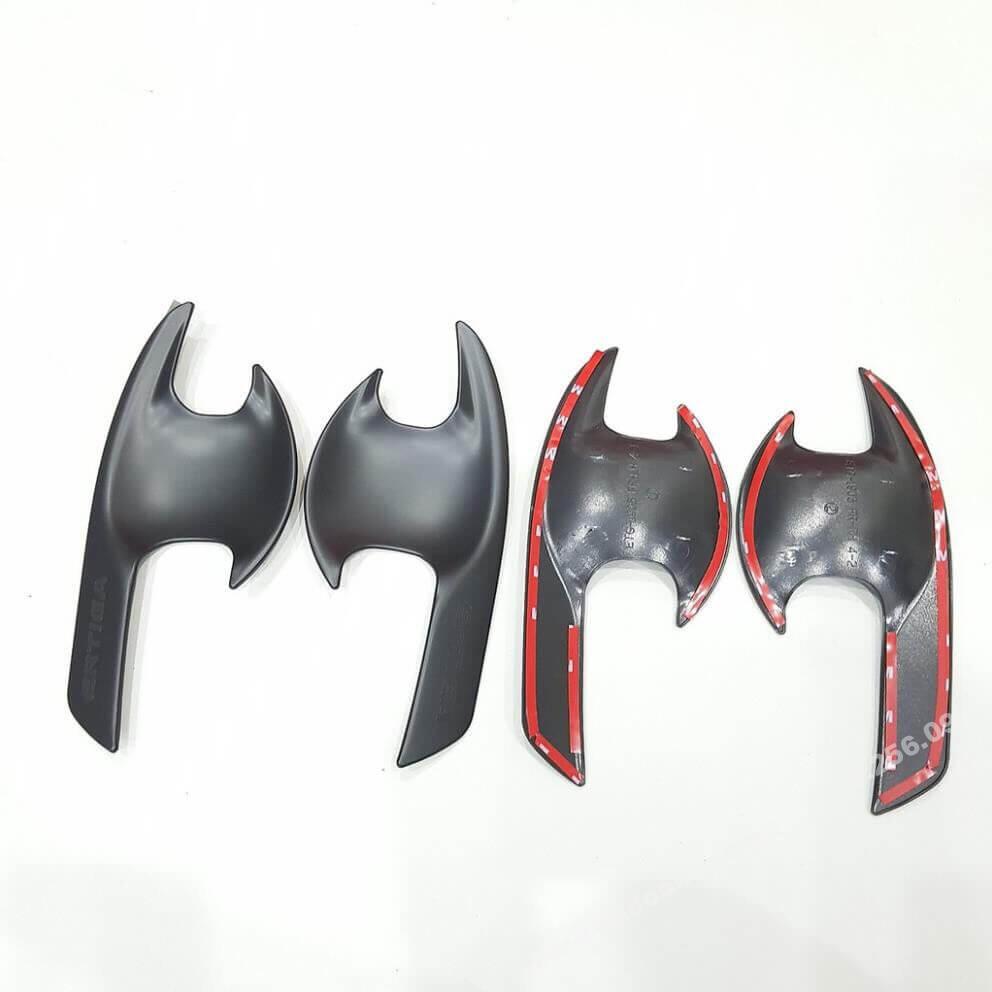 op-tay-nam-hom-cua-mau-den-cho-suzuki-ertiga-mau-moi