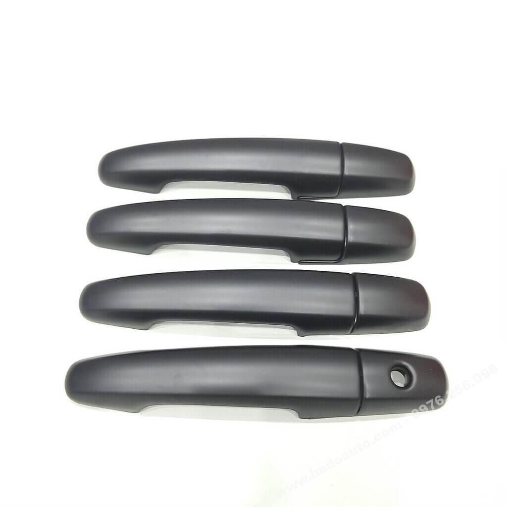 op-tay-nam-hom-cua-mau-den-cho-suzuki-ertiga