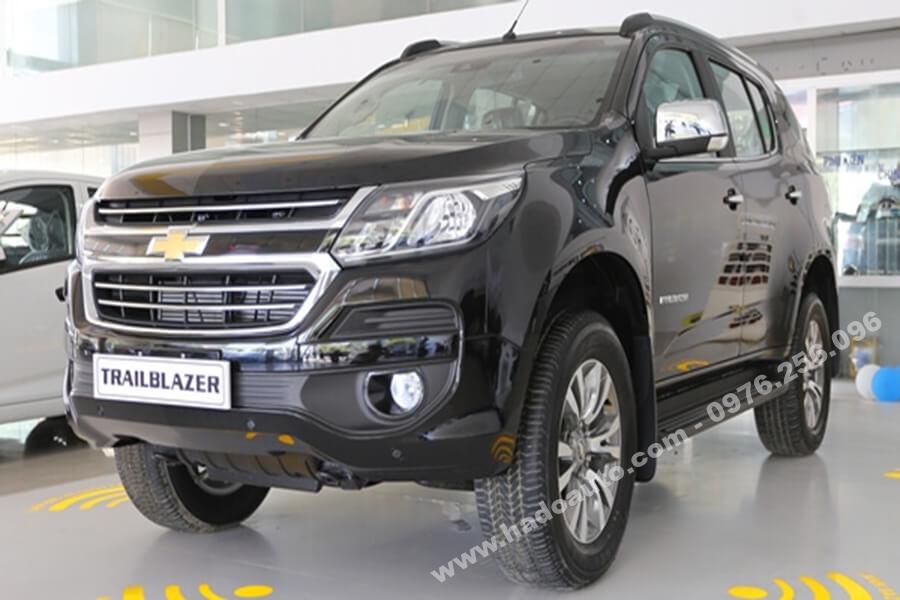 op-vien-den-hau-mau-den-cho-chevrolet-trailblazer-mau-moi