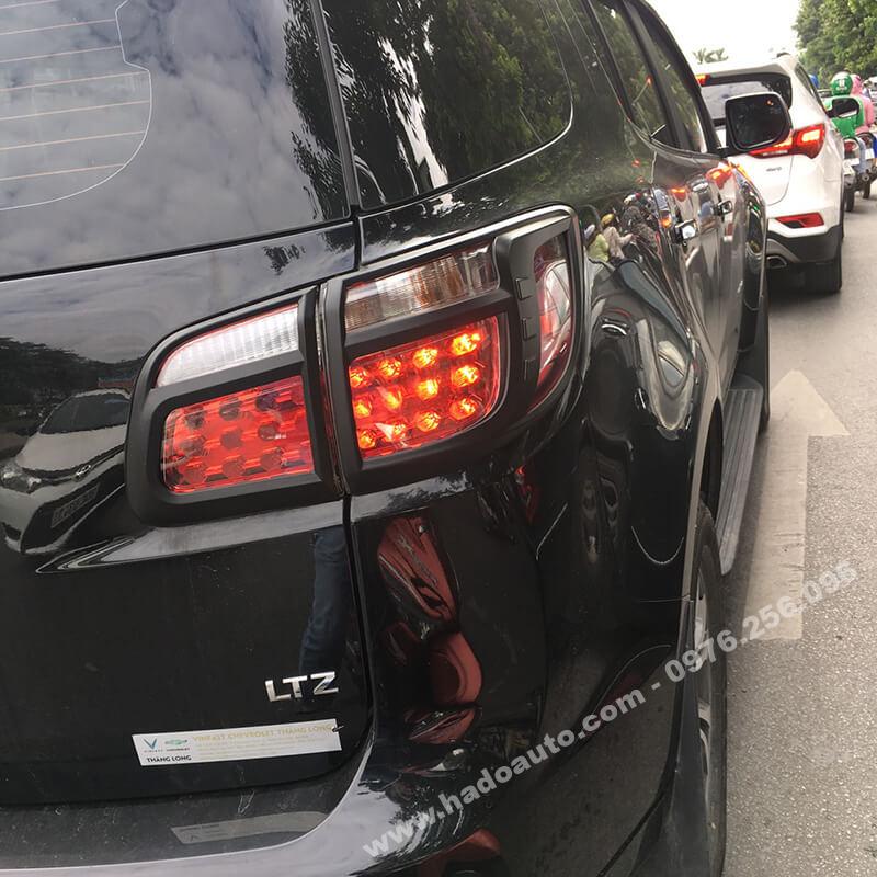 op-vien-den-hau-mau-den-cho-chevrolet-trailblazer-moi-nhat