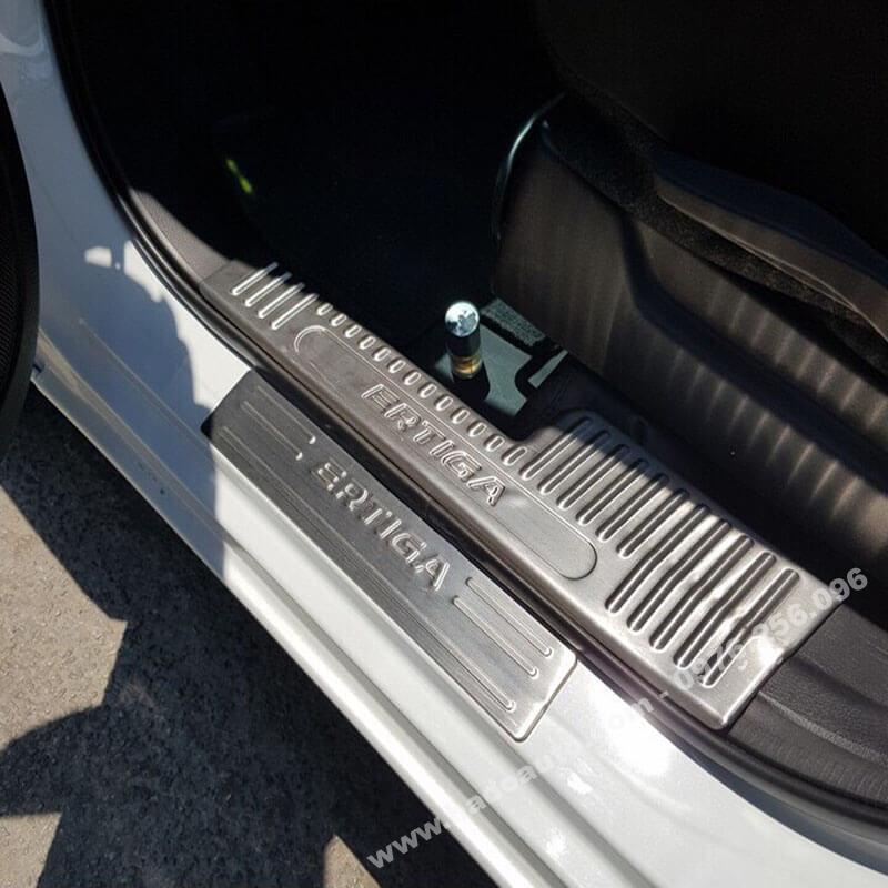 op-bac-cua-trong-ngoai-inox-suzuki-ertiga op-bac-cua-trong-ngoai-inox-suzuki-ertiga