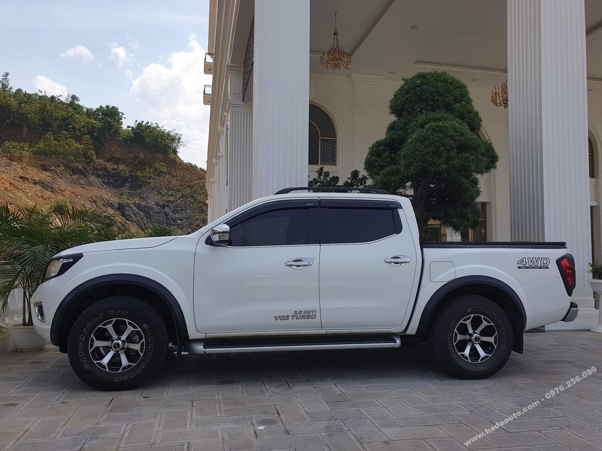 cua-lop-nissan-navara-mau-nho-dep-nhat
