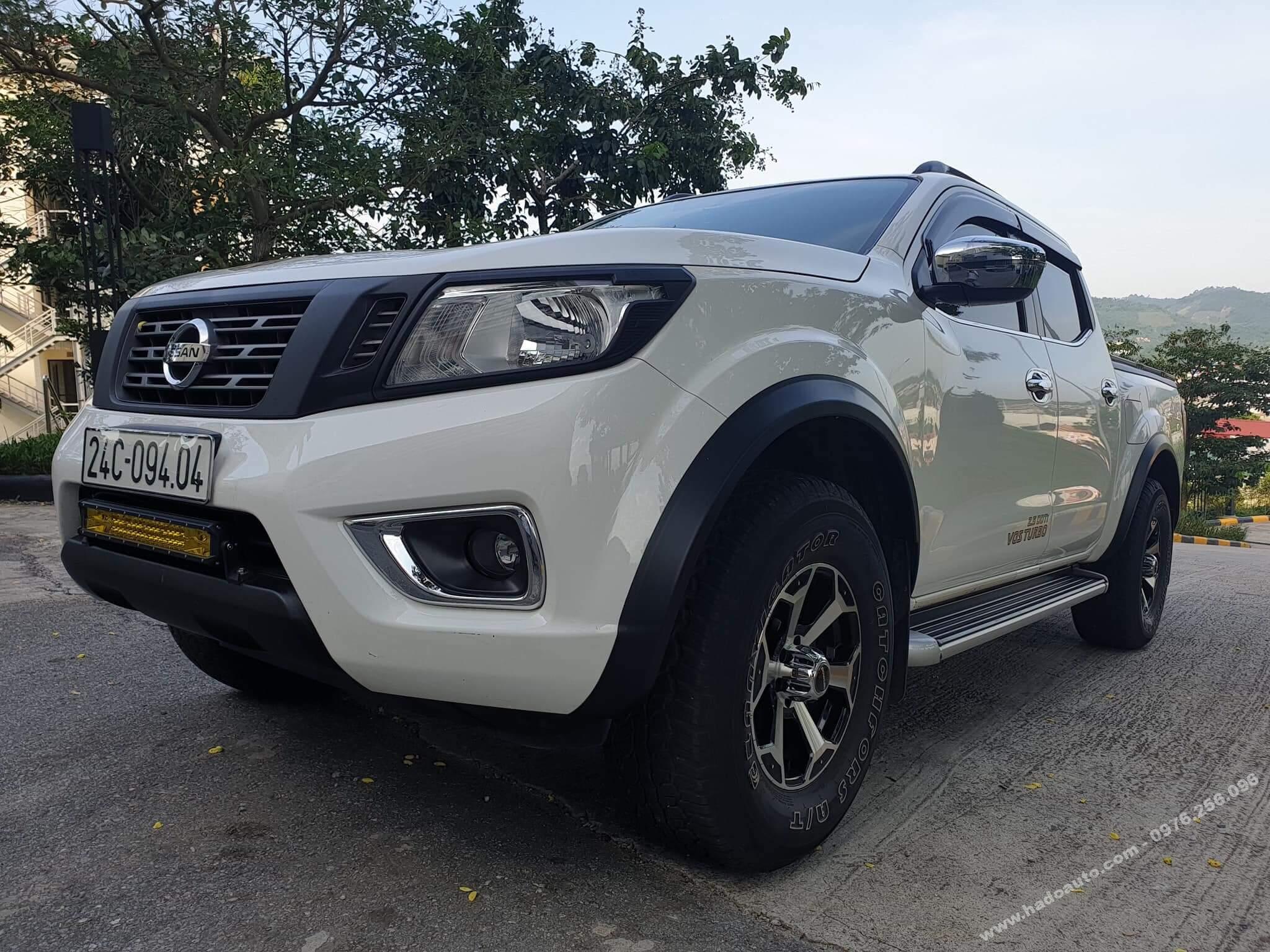 cua-lop-nissan-navara-mau-nho-moi-nhat