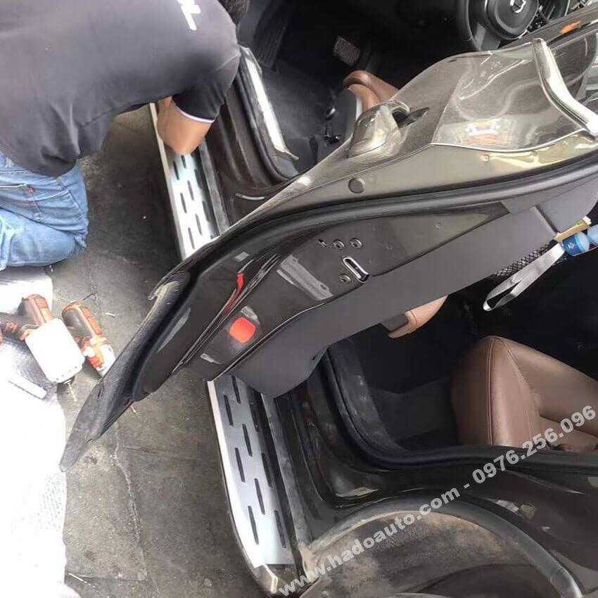 be-buoc-chan-bac-len-xuong-volvo-xc-60-xin-nhat