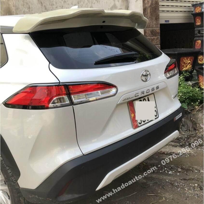 duoi-gio-ban-moc-toyota-cross-dep-nhat