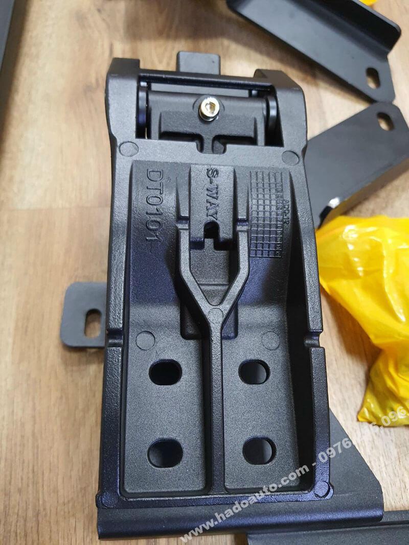 be-buoc-tu-dong-bac-len-xuong-dien-volvo-xc60-moi-nhat