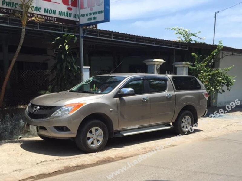 be-buoc-chan-bac-len-xuong-mazda-bt-50-classic