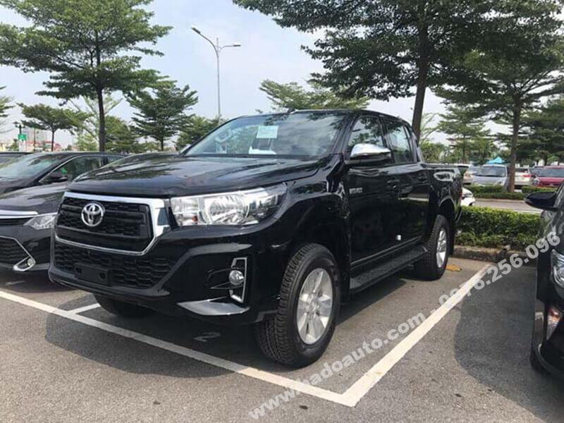 mat-ca-lang-toyota-hilux-2018-2020-chinh-hang