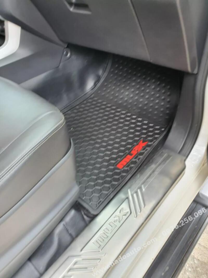 lot-san-cao-su-theo-xe-isuzu-mux-cao-cap