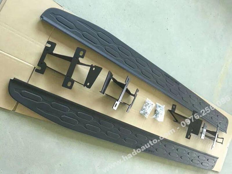 be-buoc-bac-chan-len-xuong-land-rover-discovery-5-lr5-hinh-thuc-te