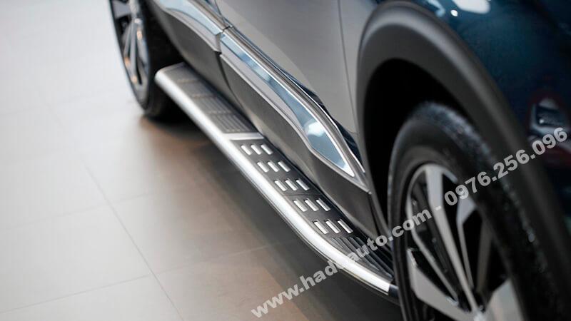 bac-len-xuong-be-buoc-chan-peugeot-3008-gt-2022-chinh-hang