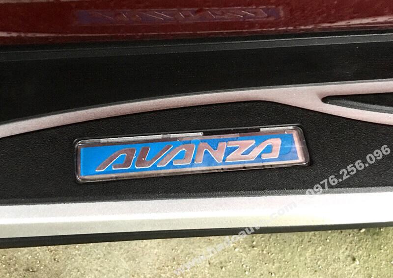 Bậc lên xuống bệ bước chân Toyota Avanza 2022 thực tế